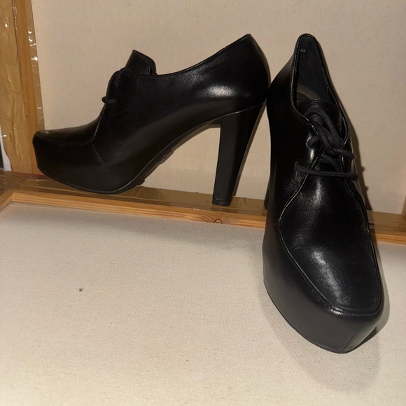 Me Too shoes heels size 8M - Picture 5 of 10